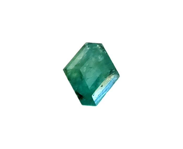 Emerald Gemstone -3.02 carats, Kite shape. Untreated. #DE100033