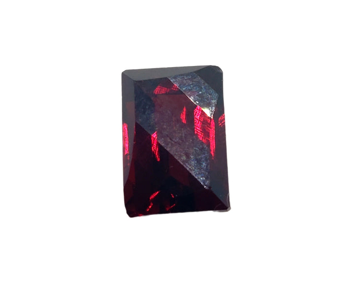 Red Garnet spessartite - 4.40 carats. Radiant Shape Unheated, # DG600051