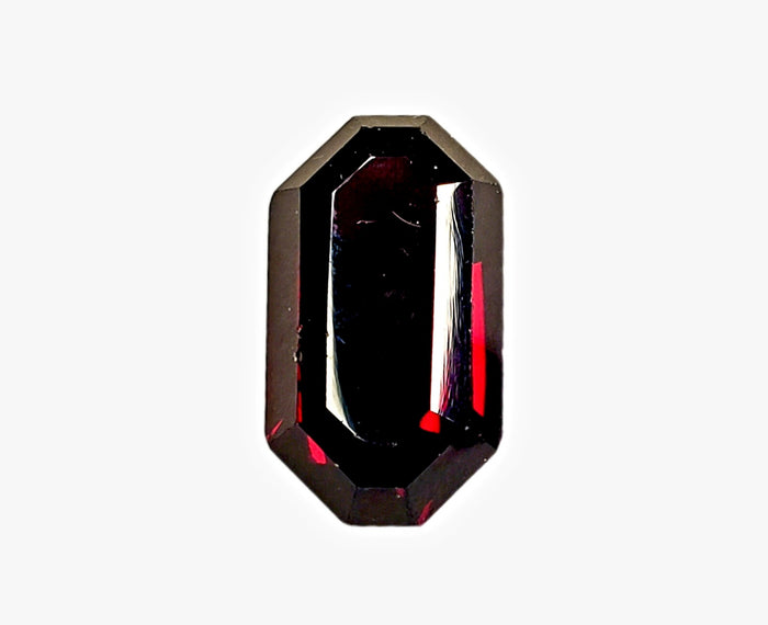 Red Garnet spessartite - 4.96 carats. Emerald cut Unheated, # DG600066A