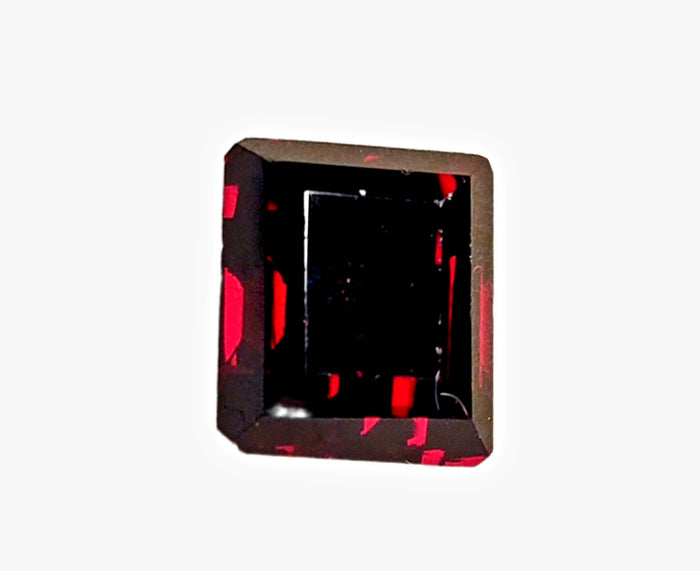 Red Garnet spessartite - 3.61 carats. Princess cut. Unheated, # DG600067B